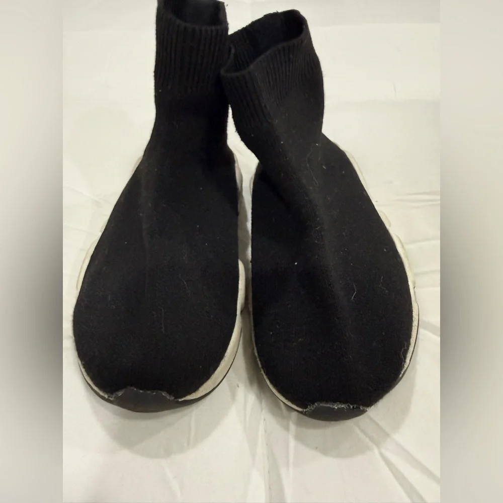 Balenciaga Black and White Knit Sneakers - Picture 2 of 5